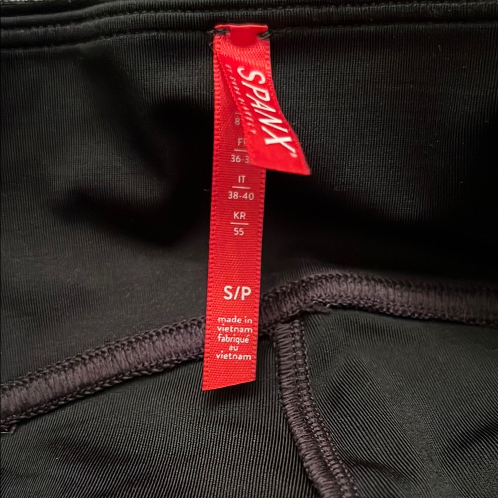 SPANX Black faux leather leggings, size small‎ - Picture 11 of 11